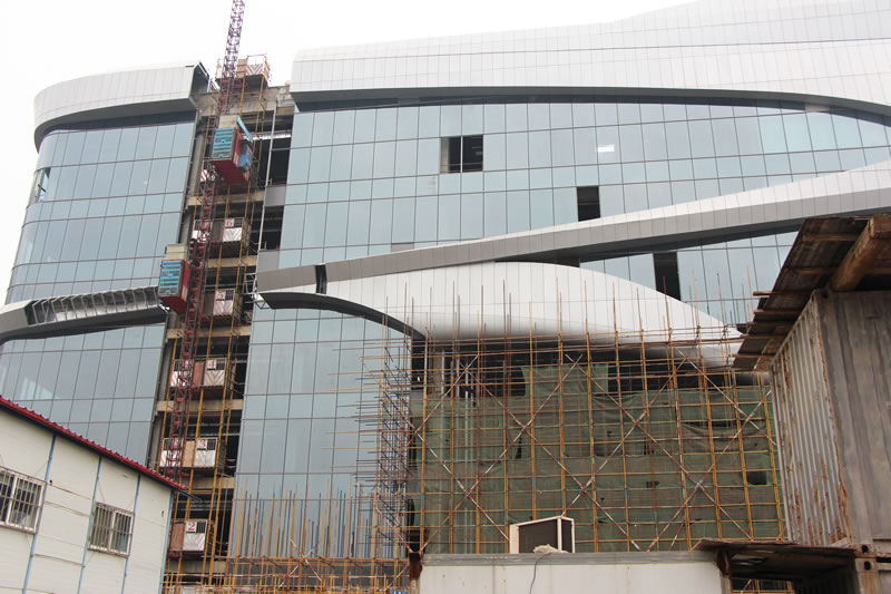 正大国际商场高压配电施工现场